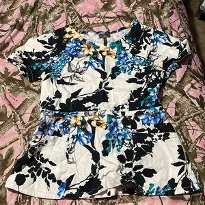 Jaannu Floral Scrub Top